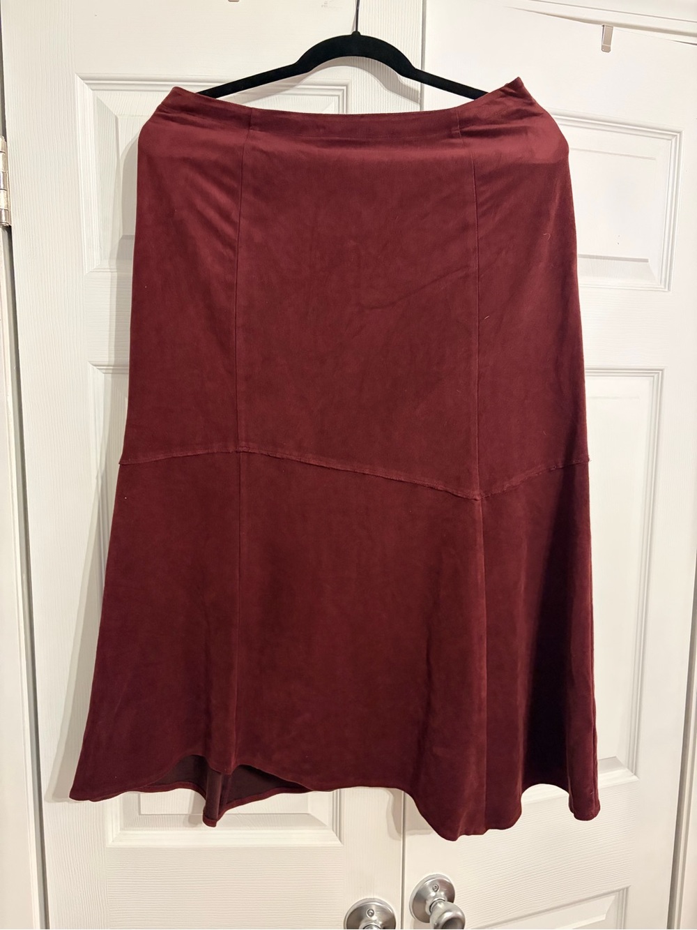 Women's Midi Suede Skirt in Burgundy